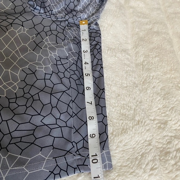 AND1 Men's Athletic Shorts in Gray Pattern - Picture 9 of 10